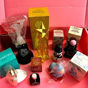 D- Christmas Avon Set Collectibles- Set D